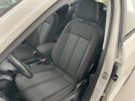 Volkswagen T-Roc 7 of 18