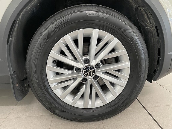 Volkswagen T-Roc 13 of 18