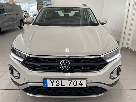 Volkswagen T-Roc 4 of 18