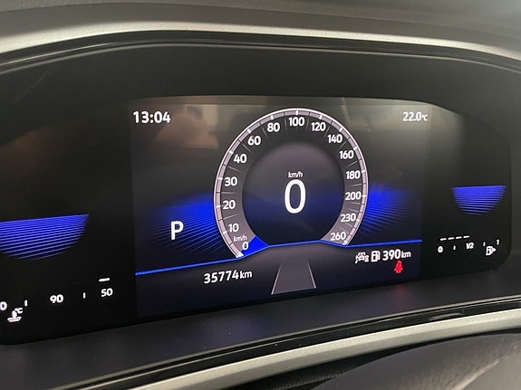 Volkswagen T-Roc 16 of 18