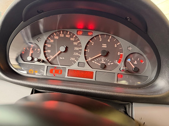 BMW 316Ti 9 of 19