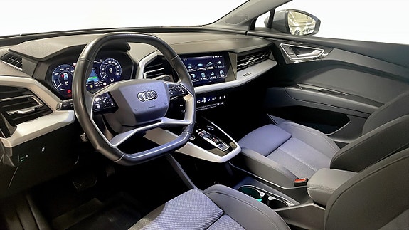 Audi Q4 e-tron 7 of 12