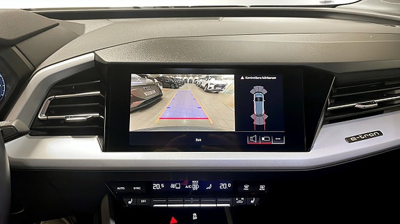 Audi Q4 e-tron 9 of 12