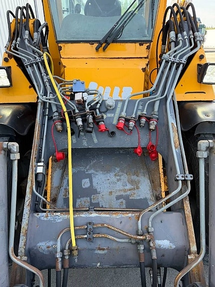 Wille 855C C44CR lastmaskin redskapsbärare 10 of 24
