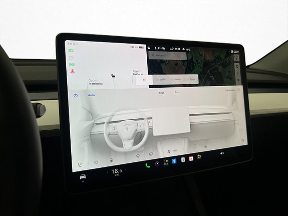 Tesla Model Y 23 of 30