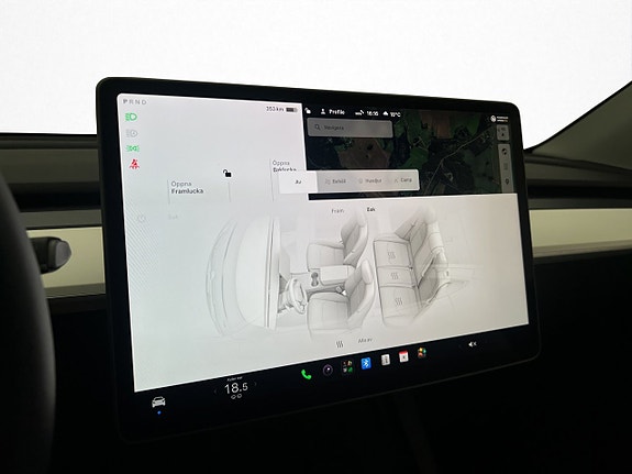 Tesla Model Y 24 of 30