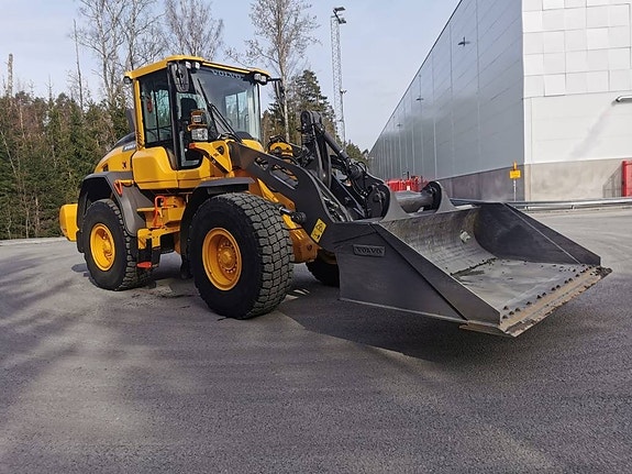 Volvo L 70 H2 3 of 13