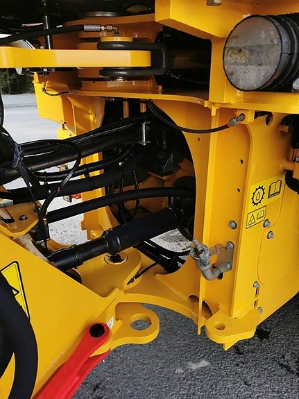 Volvo L 70 H2 11 of 13