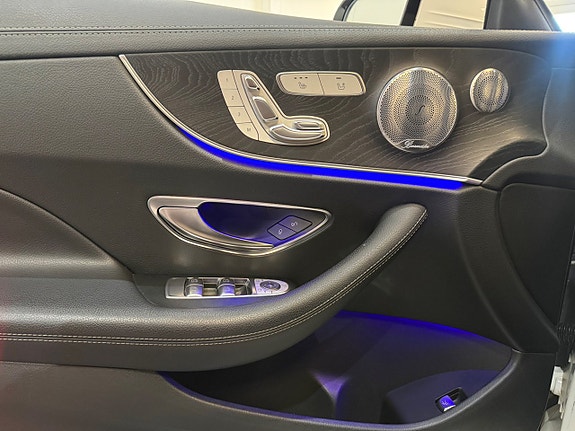 Mercedes-Benz E300 9 of 14