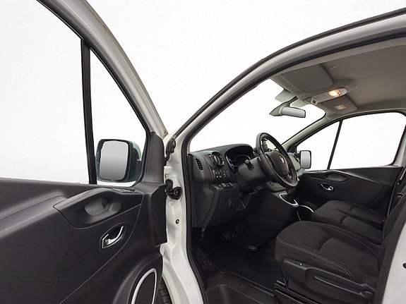 Renault Trafic 13 of 30