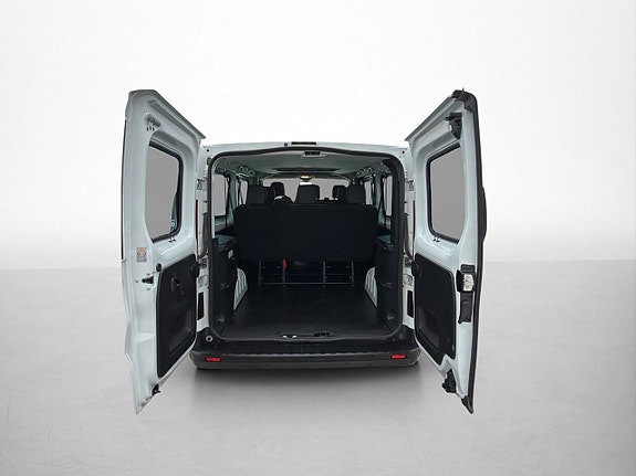 Renault Trafic 12 of 30