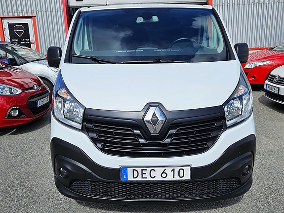 Renault Trafic 2 of 15