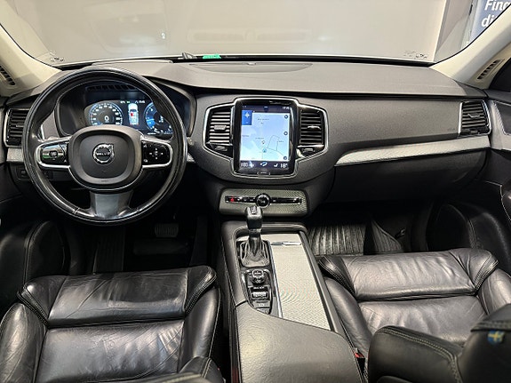 Volvo XC90 18 of 27