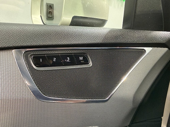 Volvo XC90 23 of 27