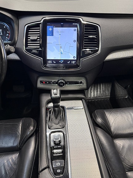 Volvo XC90 19 of 27