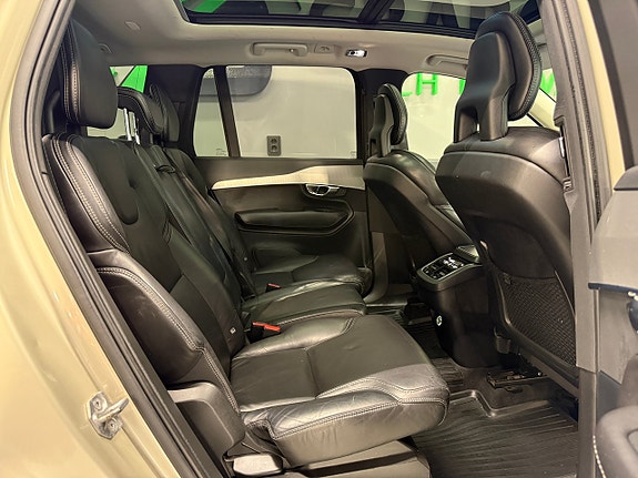 Volvo XC90 14 of 27