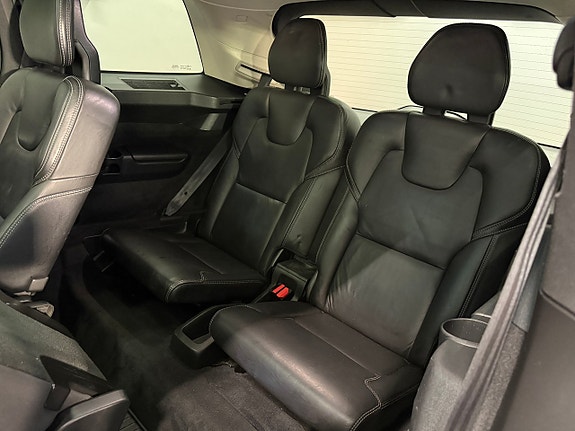 Volvo XC90 15 of 27
