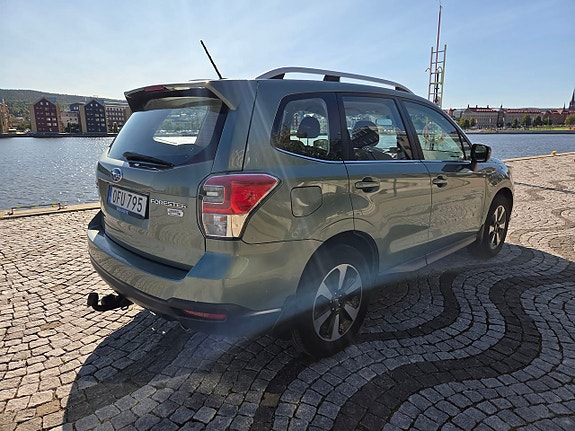 Subaru Forester 2 of 10