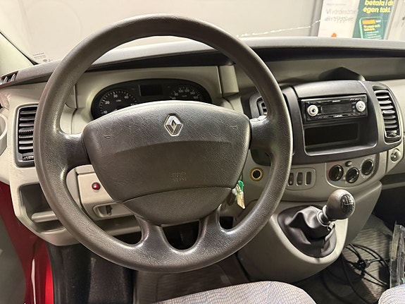 Renault Trafic 12 of 20
