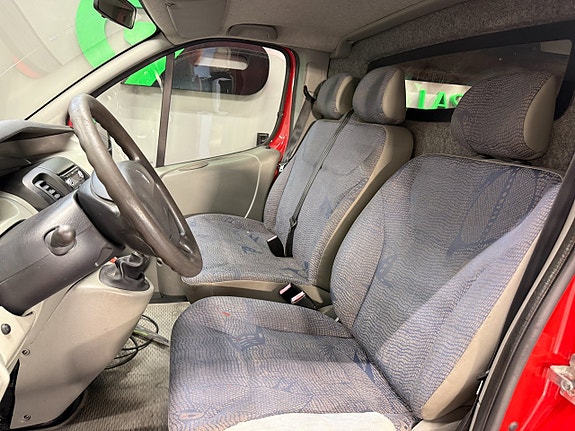 Renault Trafic 9 of 20