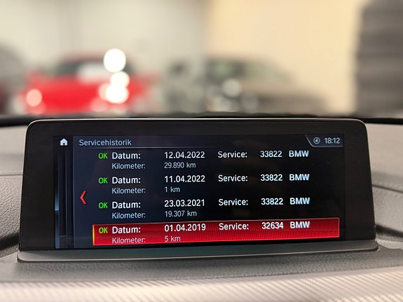 BMW 320i 25 of 30