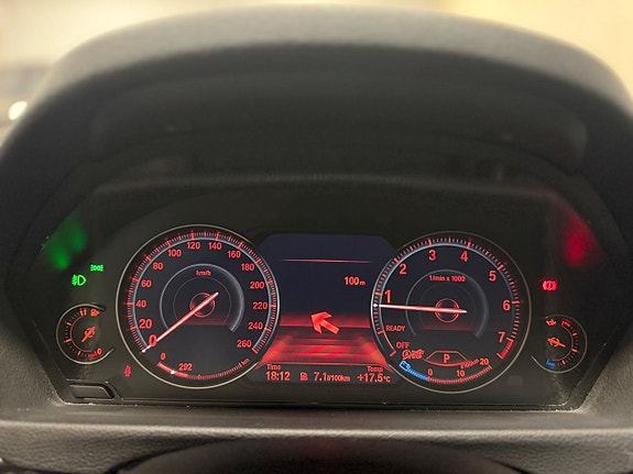 BMW 320i 27 of 30