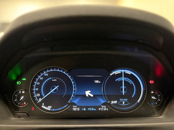 BMW 320i 28 of 30