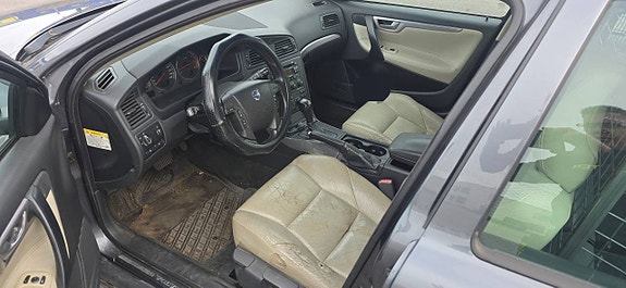 Volvo V70 5 of 5