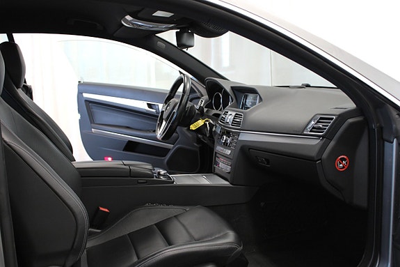 Mercedes-Benz E250 10 of 30