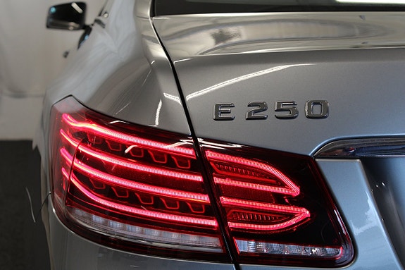 Mercedes-Benz E250 18 of 30