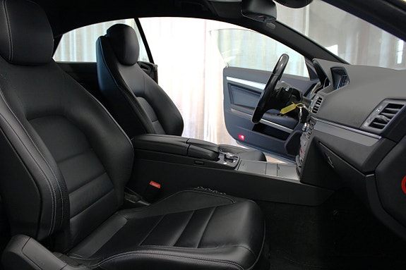 Mercedes-Benz E250 11 of 30