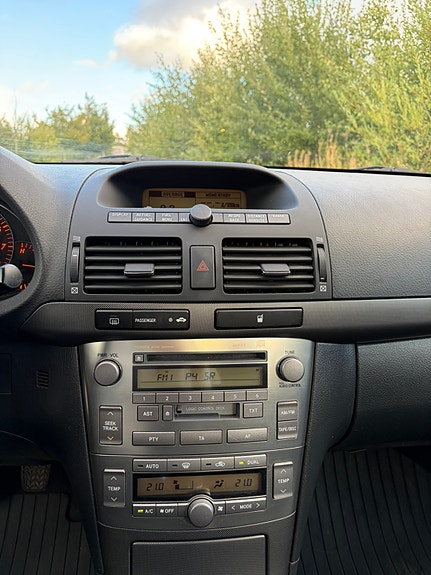 Toyota Avensis 8 of 8