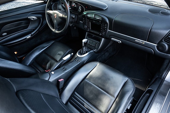 Porsche 911 Carrera 4S 10 of 20