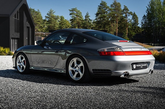 Porsche 911 Carrera 4S 7 of 20
