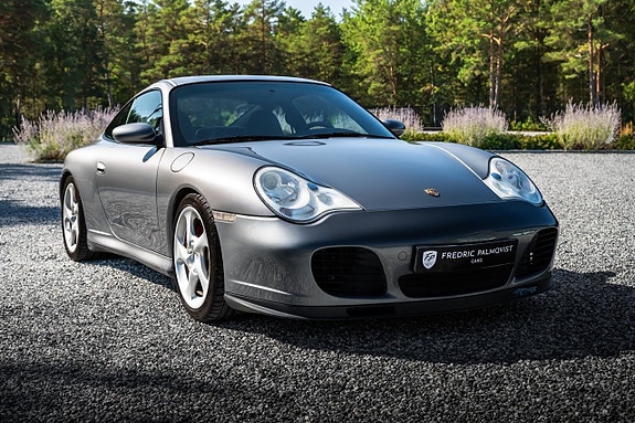 Porsche 911 Carrera 4S 2 of 20
