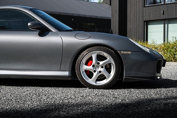 Porsche 911 Carrera 4S 4 of 20