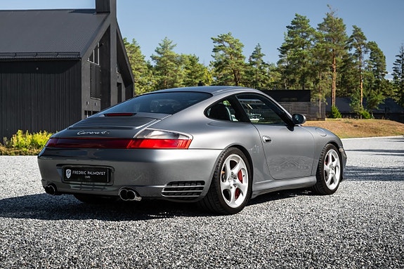 Porsche 911 Carrera 4S 15 of 20