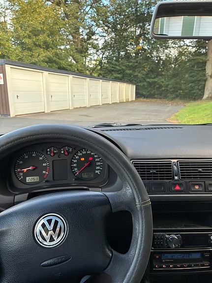 Volkswagen Golf IV 7 of 10