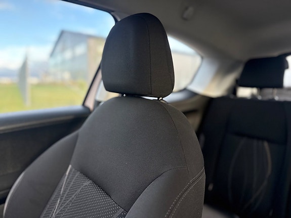 Peugeot 208 8 of 8