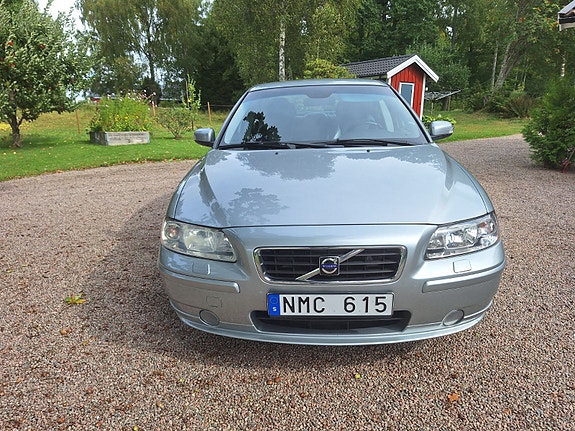 Volvo S60 2 of 5