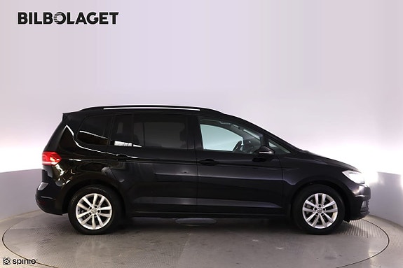 Volkswagen Touran 2 of 18