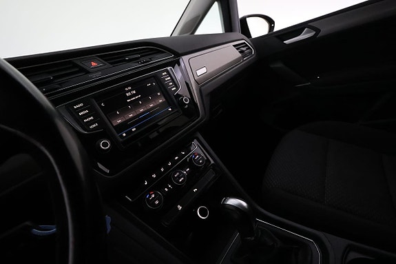 Volkswagen Touran 16 of 18