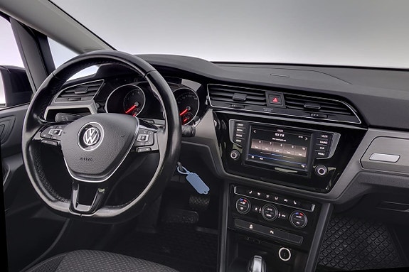 Volkswagen Touran 8 of 18