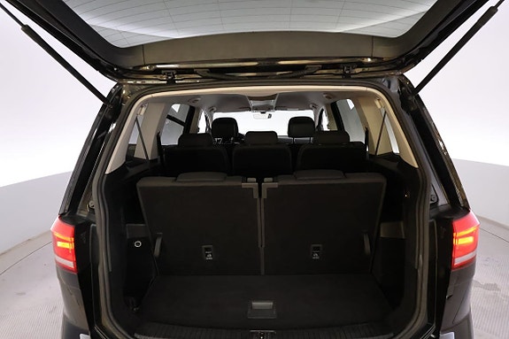 Volkswagen Touran 12 of 18