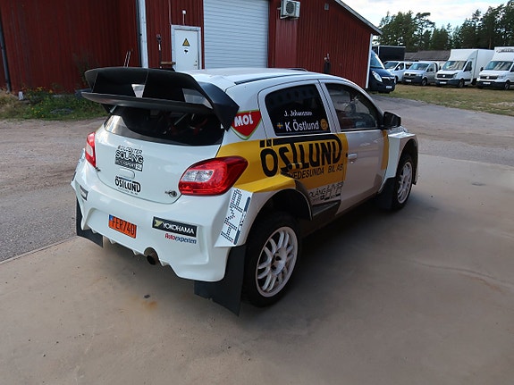 Mitsubishi Mirage 4 of 20