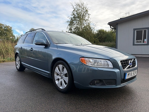 Volvo V70 4 of 12