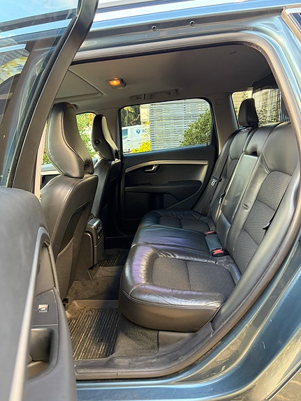 Volvo V70 8 of 12