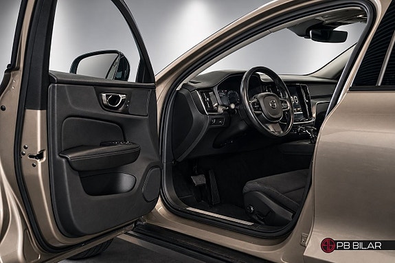 Volvo V60 Cross Country 9 of 25