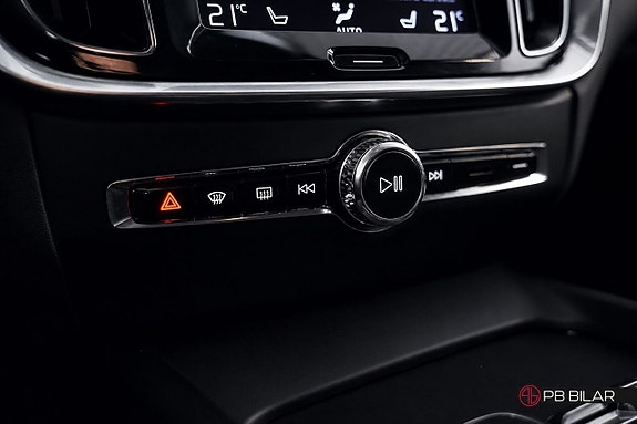 Volvo V60 Cross Country 22 of 25