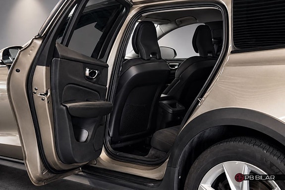 Volvo V60 Cross Country 10 of 25